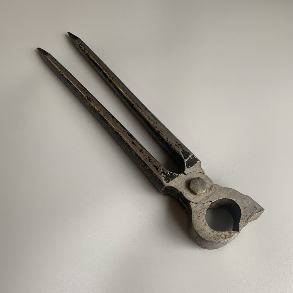 Nippers Vintages 12 inch Black Painted Handle